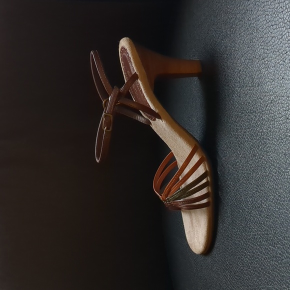 AEROSOLES. Sandals. Brown. Size 6.5 M - Picture 4 of 16